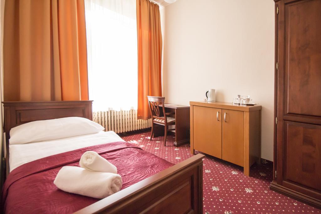 Film Hotel Братислава Экстерьер фото